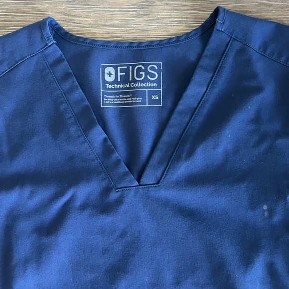Figs Navy Scrub Top - Picture 2 of 4